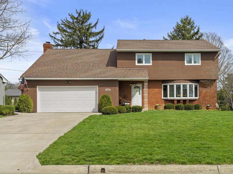 1088 Parkleigh Road, Columbus, OH 43220 Photo 1