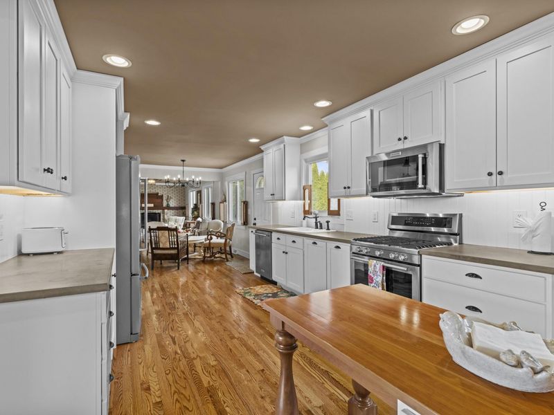 1088 Parkleigh Road, Columbus, OH 43220 Photo 13