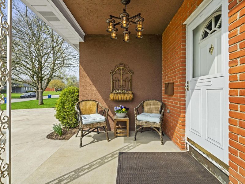 1088 Parkleigh Road, Columbus, OH 43220 Photo 4