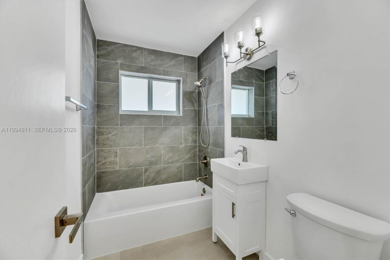 1117 SE 5th St, Deerfield Beach, FL 33441 Photo