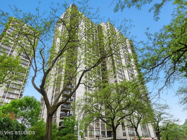1360 N Sandburg Terrace, Unit 705, Chicago, IL 60610