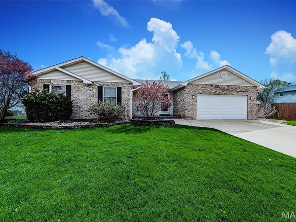 1130 Chancellor Drive, Edwardsville, IL 62025