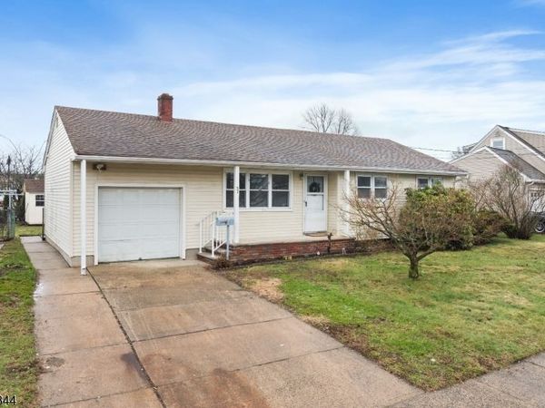 37 Louise Dr, Manville, NJ 08835