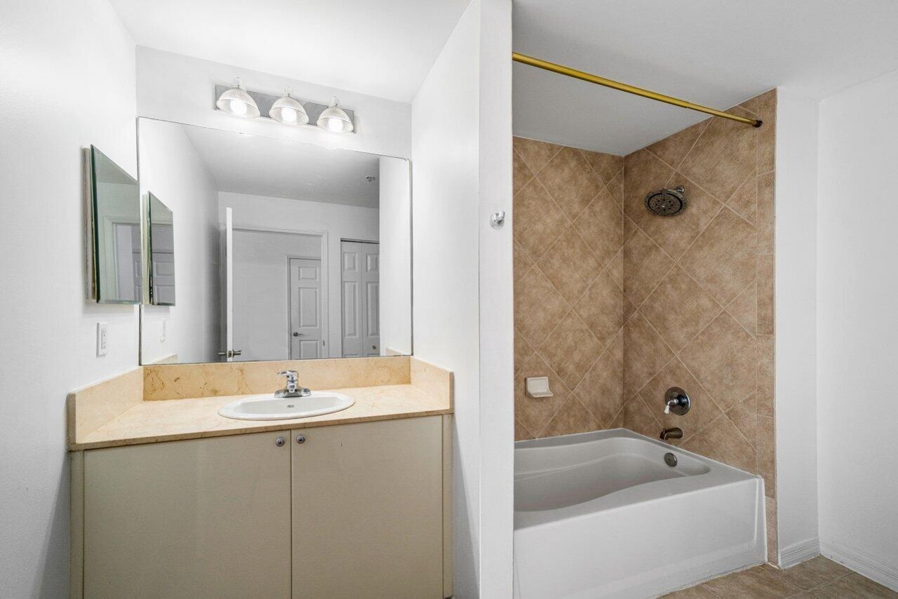 233 S Federal Highway, Unit 408, Boca Raton, FL 33432 Photo