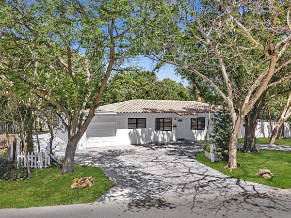 835 NE 16th Street, Fort Lauderdale, FL 33304