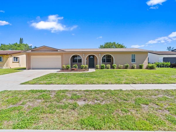 260 Lake Drive, Coconut Creek, FL 33066