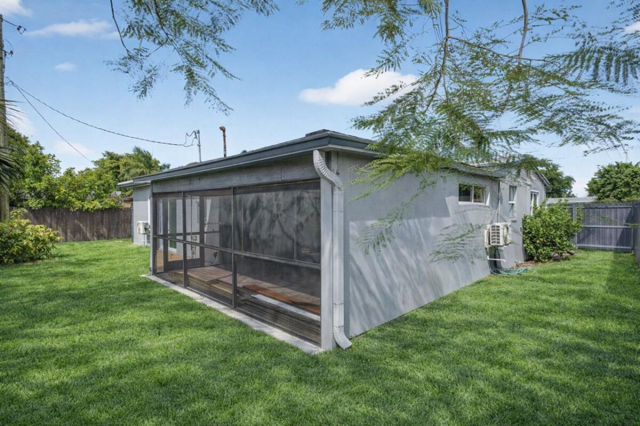 2865 NE 13th Avenue, Pompano Beach, FL 33064 Photo