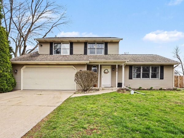 802 Sugar Maple Street, Vicksburg, MI 49097