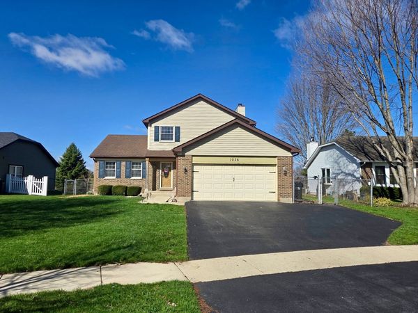 1036 Pheasant Trail , Carol Stream, IL 60188