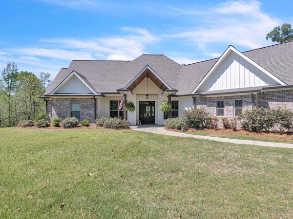 70 Reagan, Starkville, MS 39759