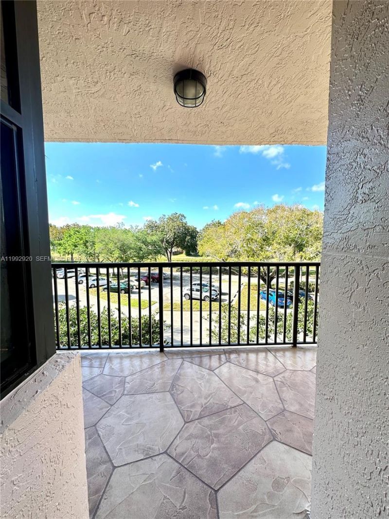 10360 NW 30th Ct, Unit 303, Sunrise, FL 33322 Photo