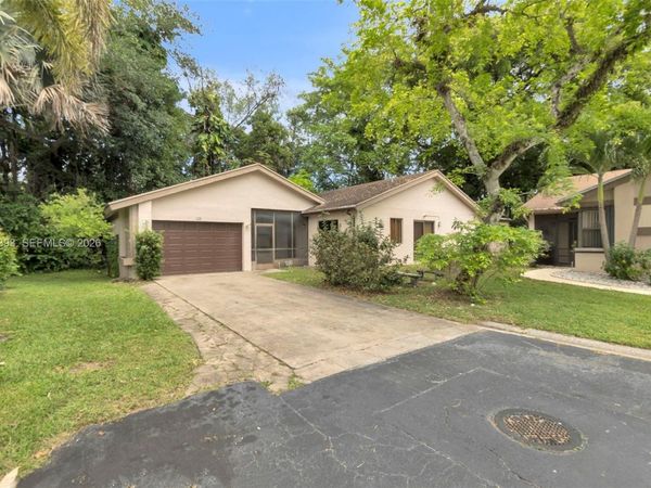 2236 Seagrape Cir, Coconut Creek, FL 33066