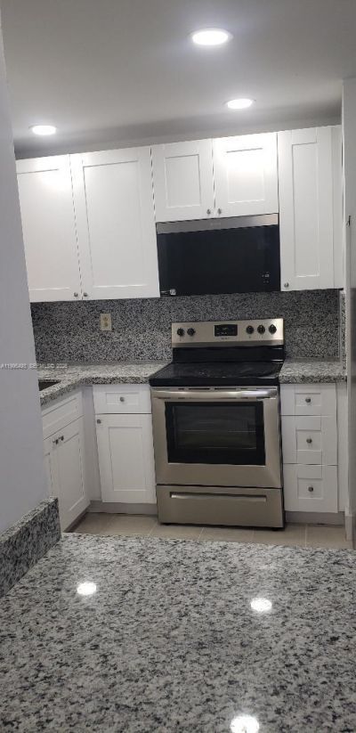 870 NW 87th Ave, Unit 407, Miami, FL 33172 Photo
