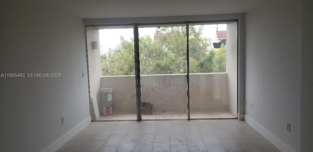 870 NW 87th Ave, Unit 407, Miami, FL 33172 Photo