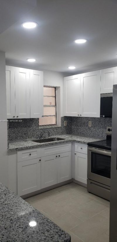 870 NW 87th Ave, Unit 407, Miami, FL 33172 Photo