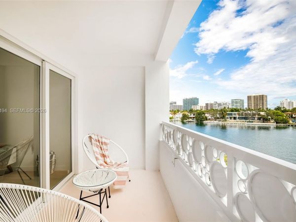 9881 E Bay Harbor Dr, Unit 502, Bay Harbor Islands, FL 33154