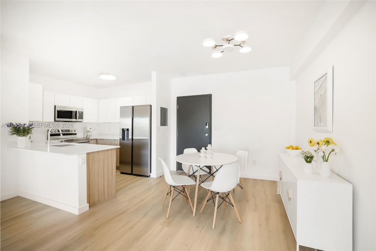 9881 E Bay Harbor Dr, Unit 502, Bay Harbor Islands, FL 33154 Photo