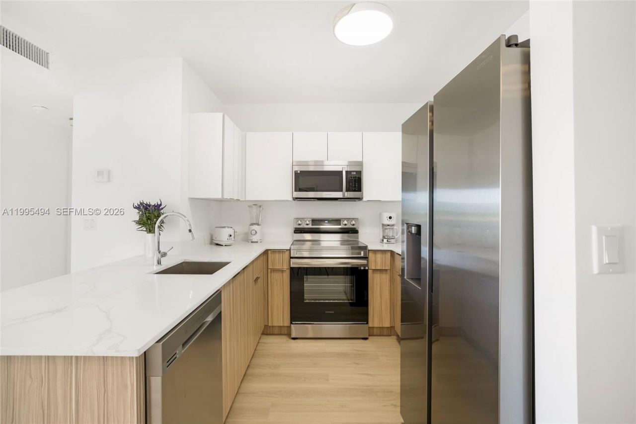 9881 E Bay Harbor Dr, Unit 502, Bay Harbor Islands, FL 33154 Photo