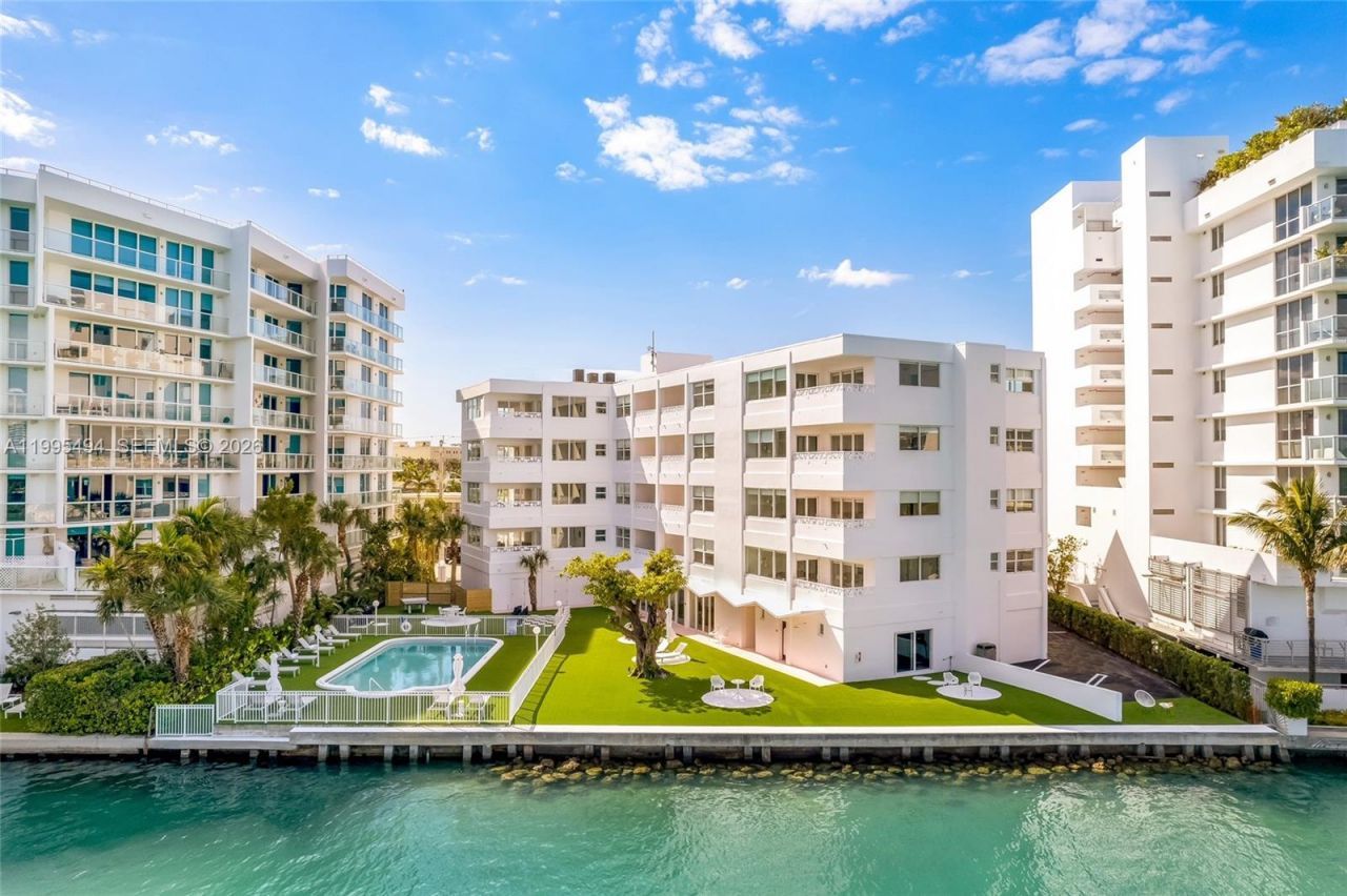 9881 E Bay Harbor Dr, Unit 502, Bay Harbor Islands, FL 33154 Photo