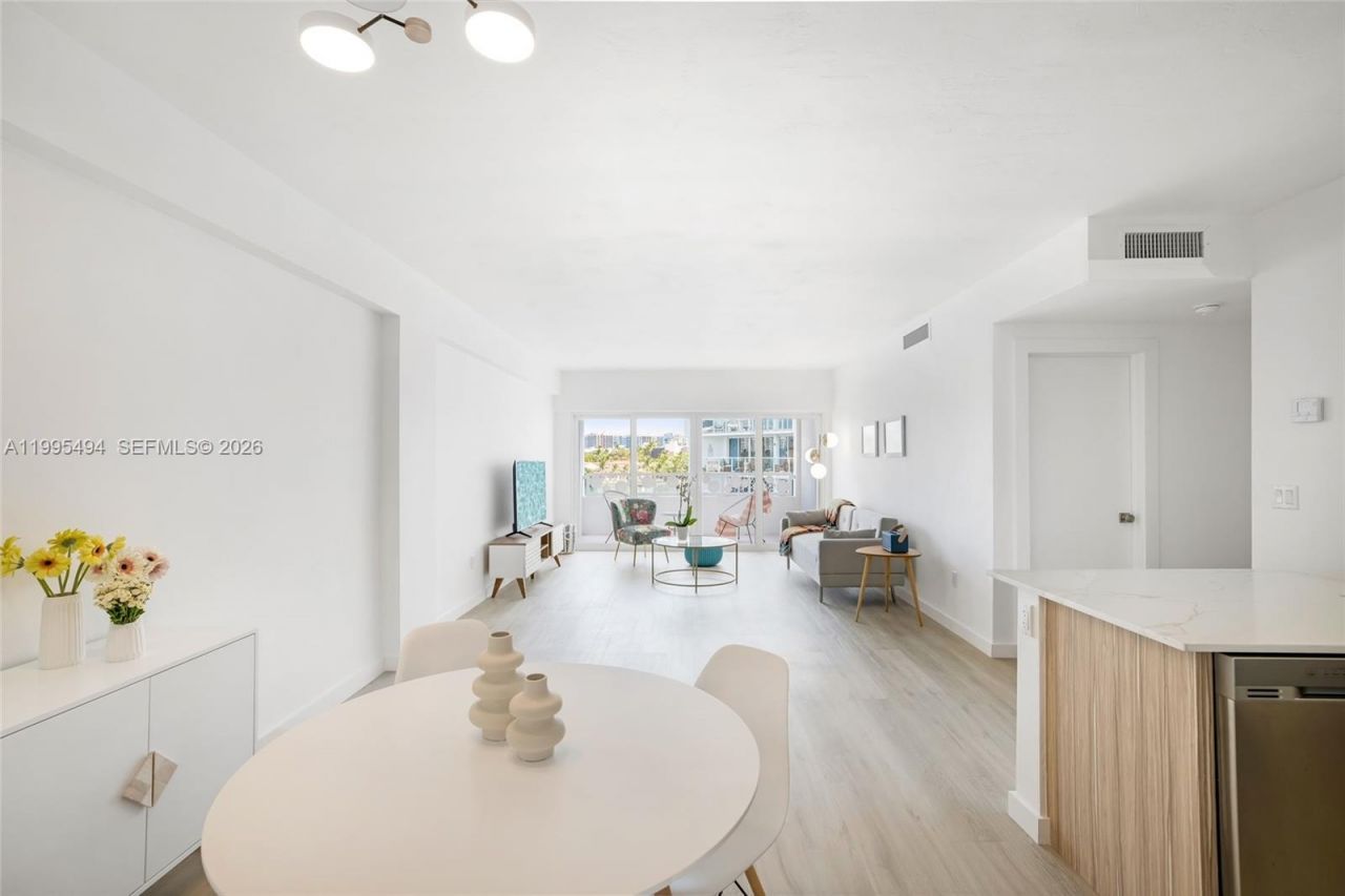 9881 E Bay Harbor Dr, Unit 502, Bay Harbor Islands, FL 33154 Photo