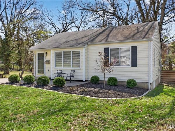 303 Corona Court, St Louis, MO 63119