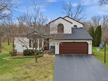 3170 Skyview Court, Brighton Twp, MI 48114