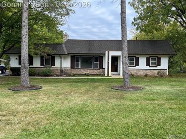 3930 Harris Lane, West Bloomfield Twp, MI 48323