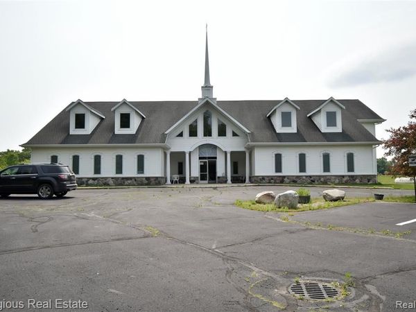 9537 S Clinton Trail, Eaton Rapids, MI 48827