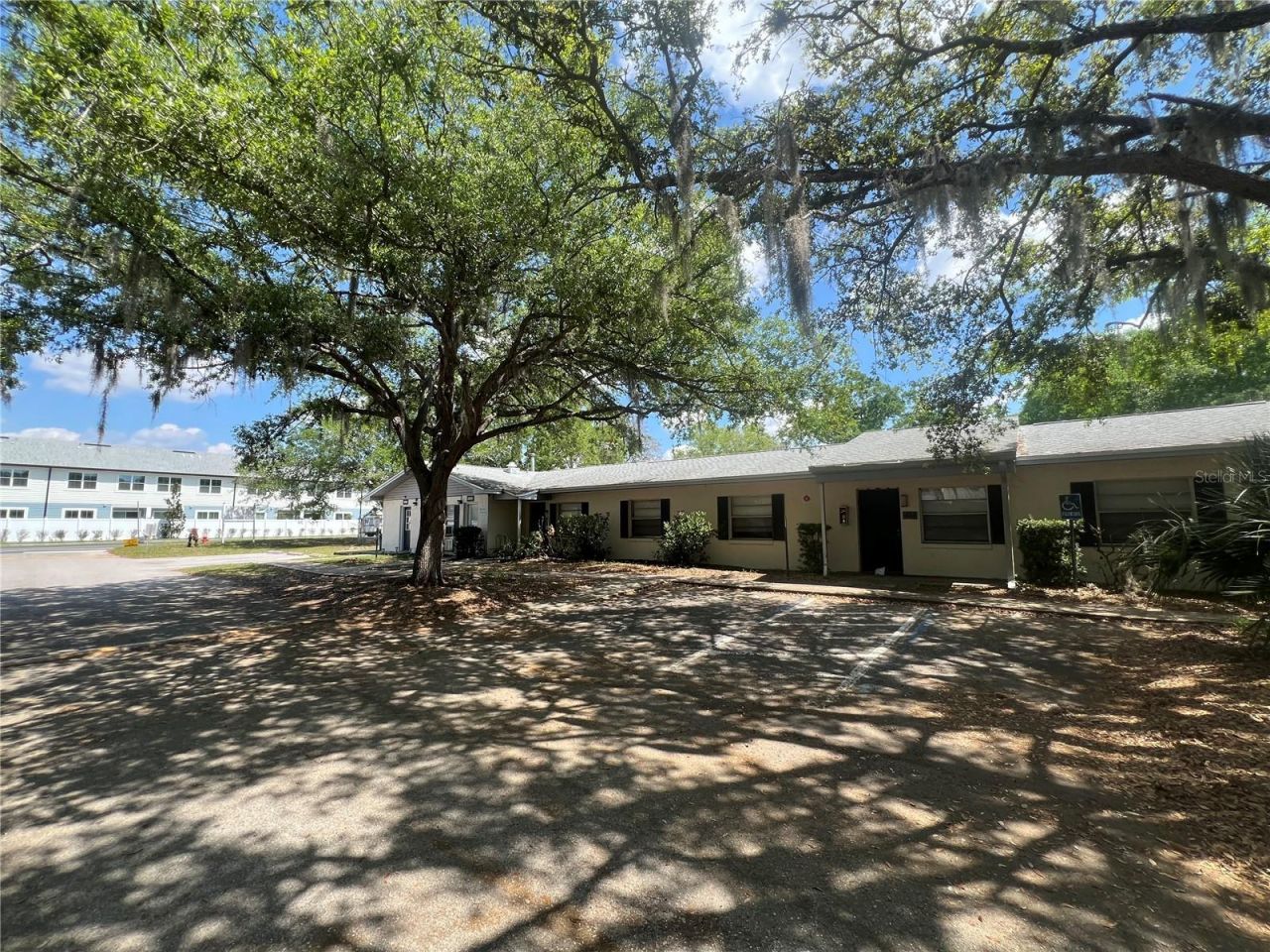 1000 E Caroline Street , Tavares, FL 32778 Photo