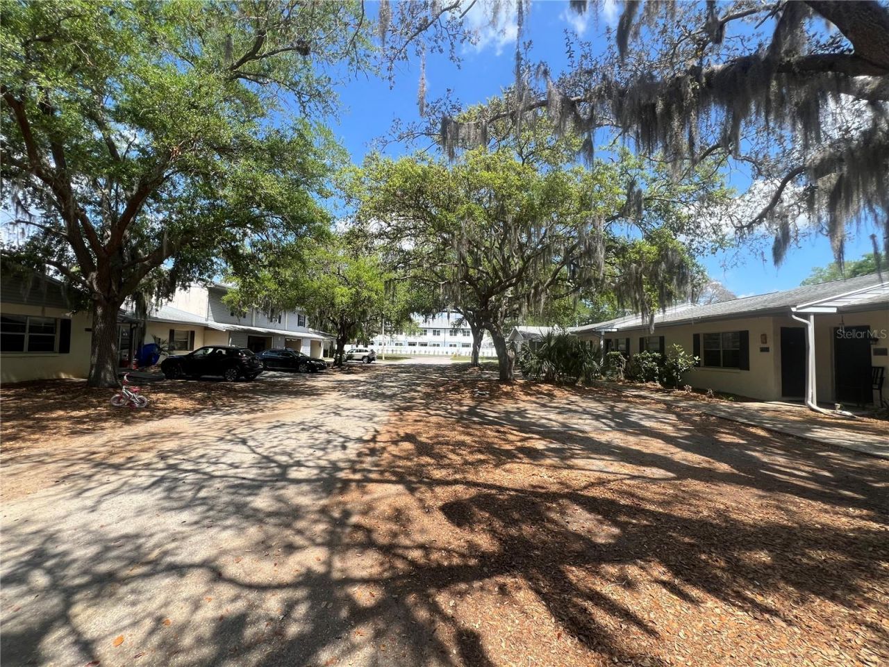 1000 E Caroline Street , Tavares, FL 32778 Photo