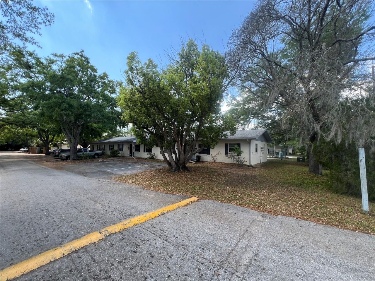 1000 E Caroline Street , Tavares, FL 32778 Photo