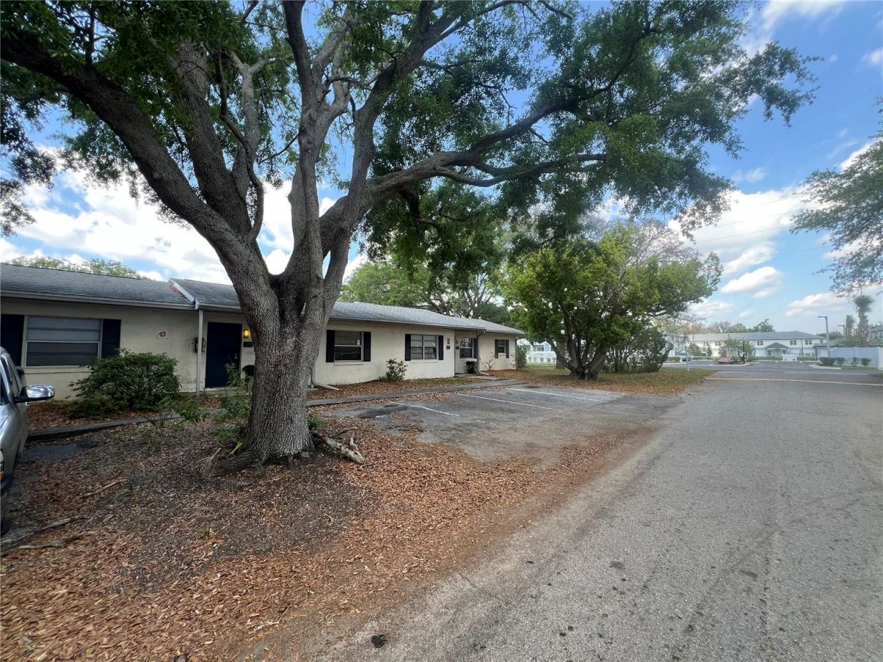 1000 E Caroline Street , Tavares, FL 32778 Photo