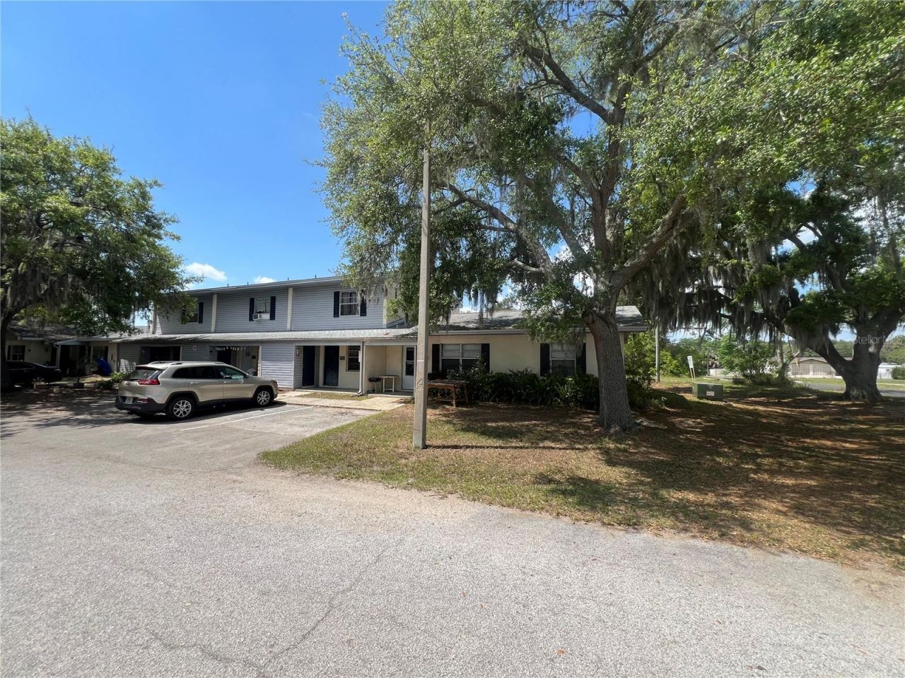 1000 E Caroline Street , Tavares, FL 32778 Photo