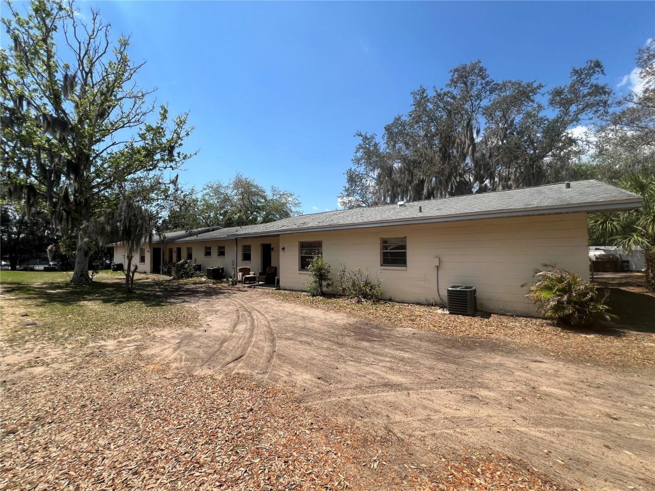 1000 E Caroline Street , Tavares, FL 32778 Photo