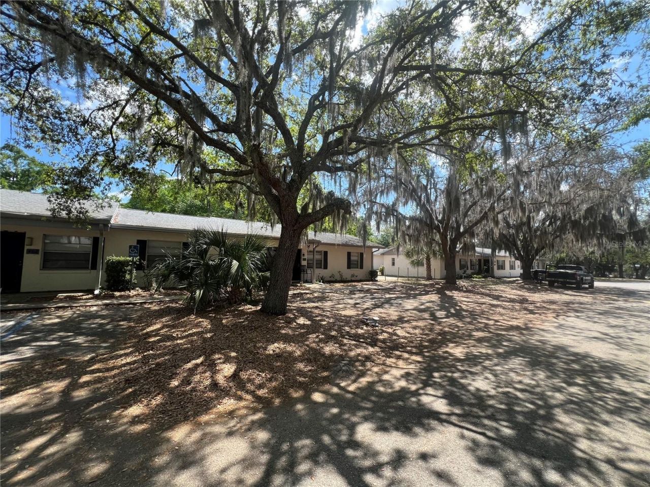 1000 E Caroline Street , Tavares, FL 32778 Photo