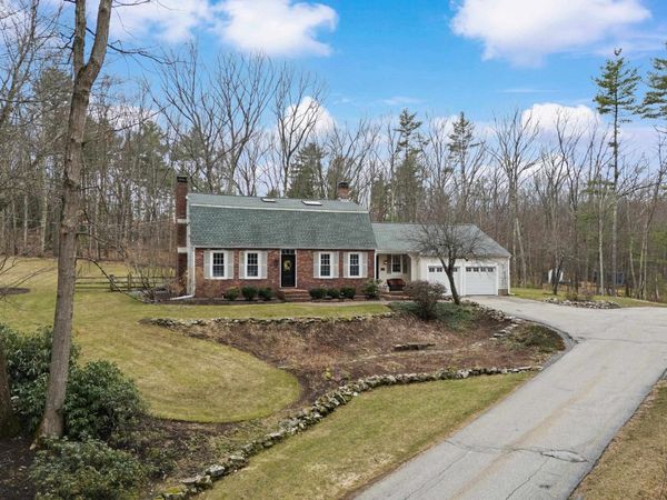 66 Horizon Drive, Bedford, NH 03110