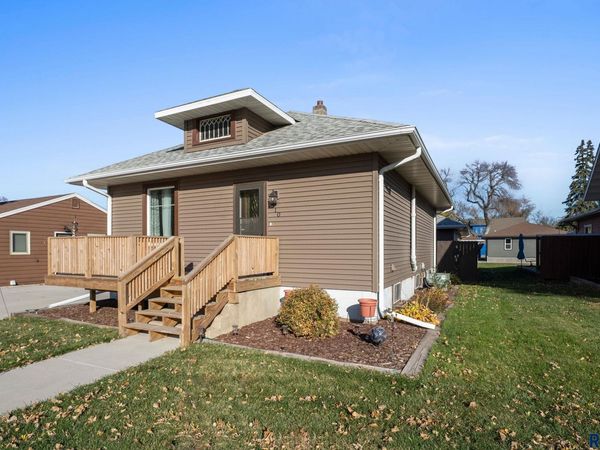 510 W Main St, Canistota, SD 57102