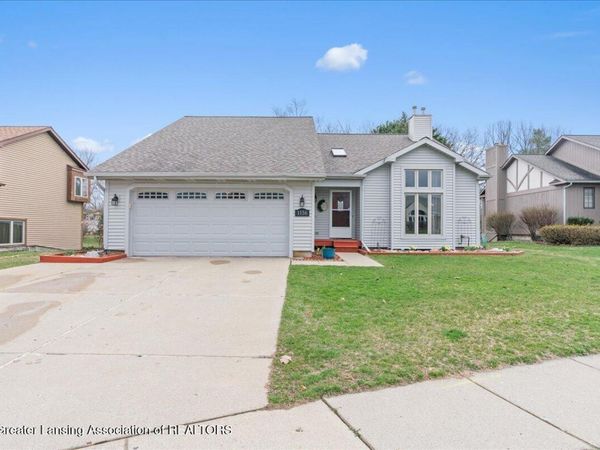 1156 Wolf Run Drive, Lansing, MI 48917