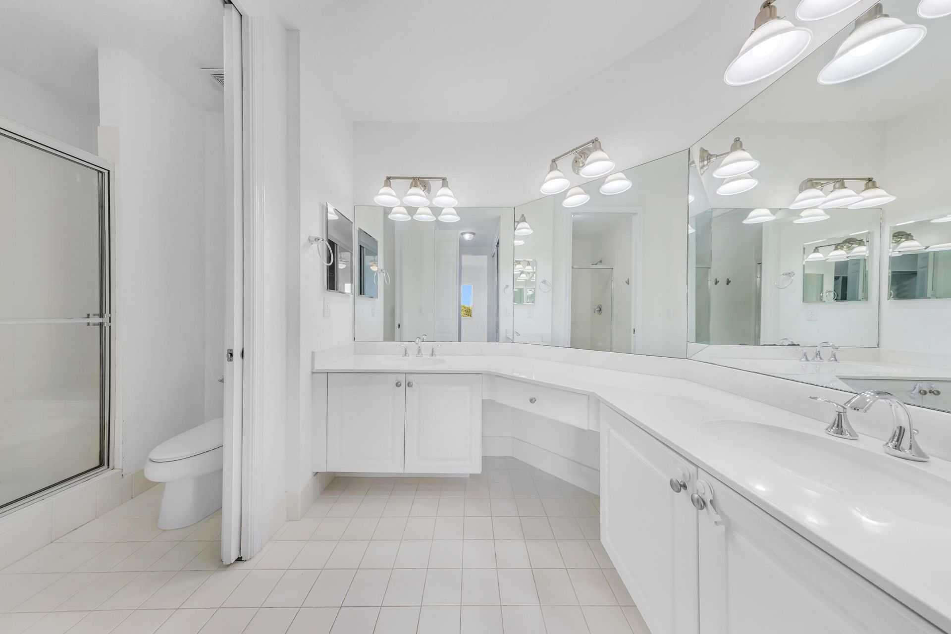 3600 Oaks Clubhouse Drive, Unit 501, Pompano Beach, FL 33069 Photo