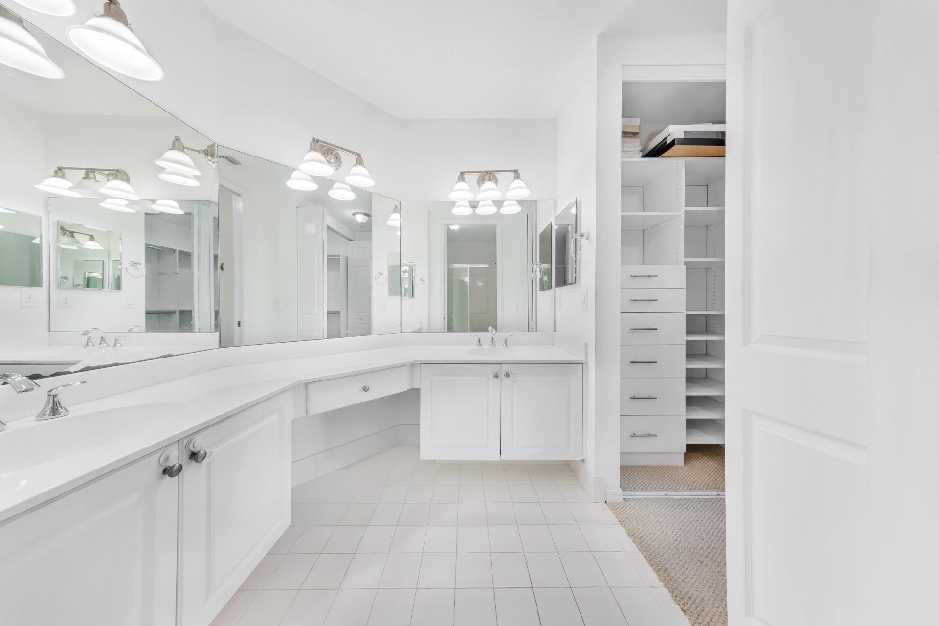 3600 Oaks Clubhouse Drive, Unit 501, Pompano Beach, FL 33069 Photo