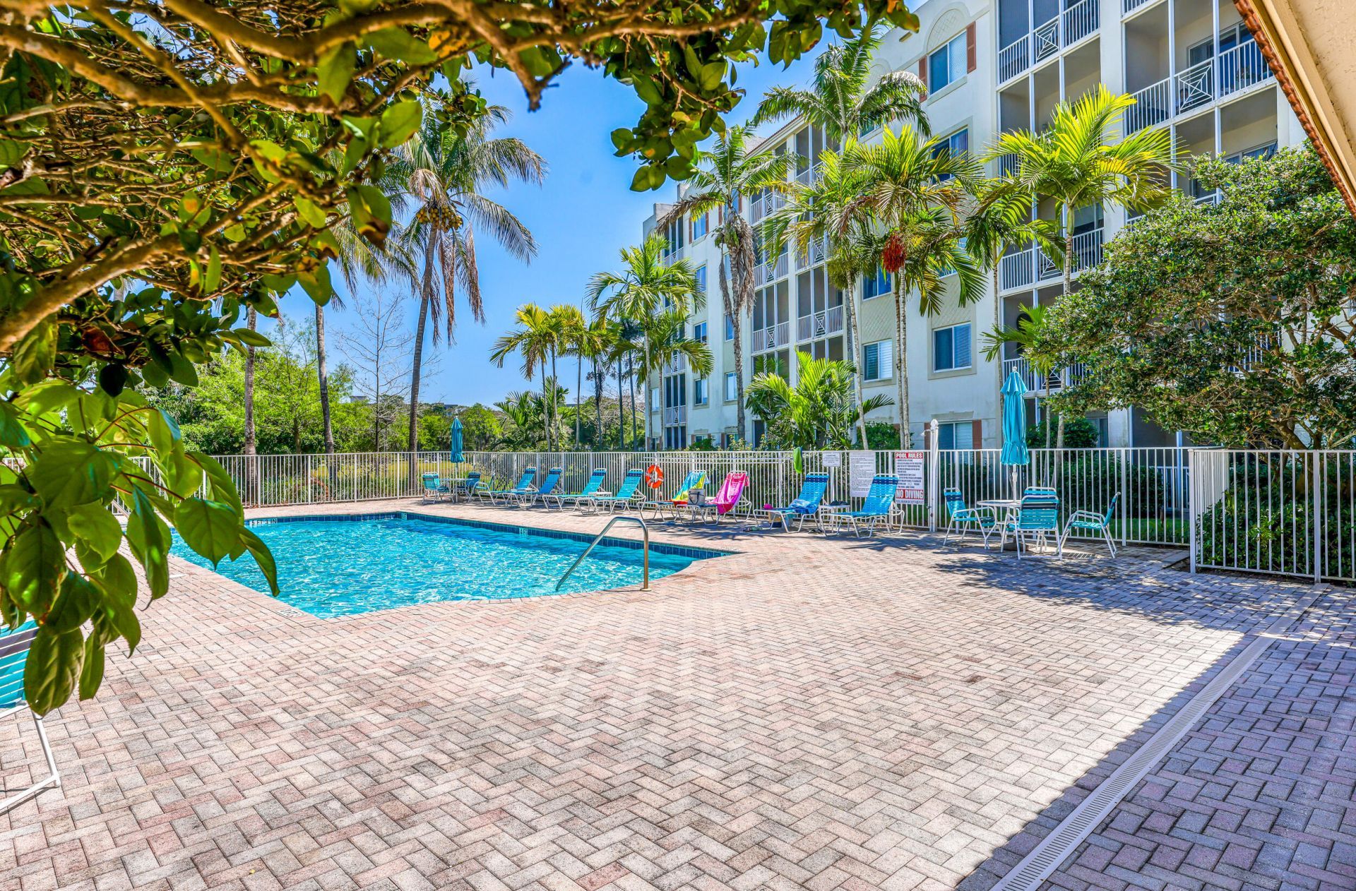 3600 Oaks Clubhouse Drive, Unit 501, Pompano Beach, FL 33069 Photo