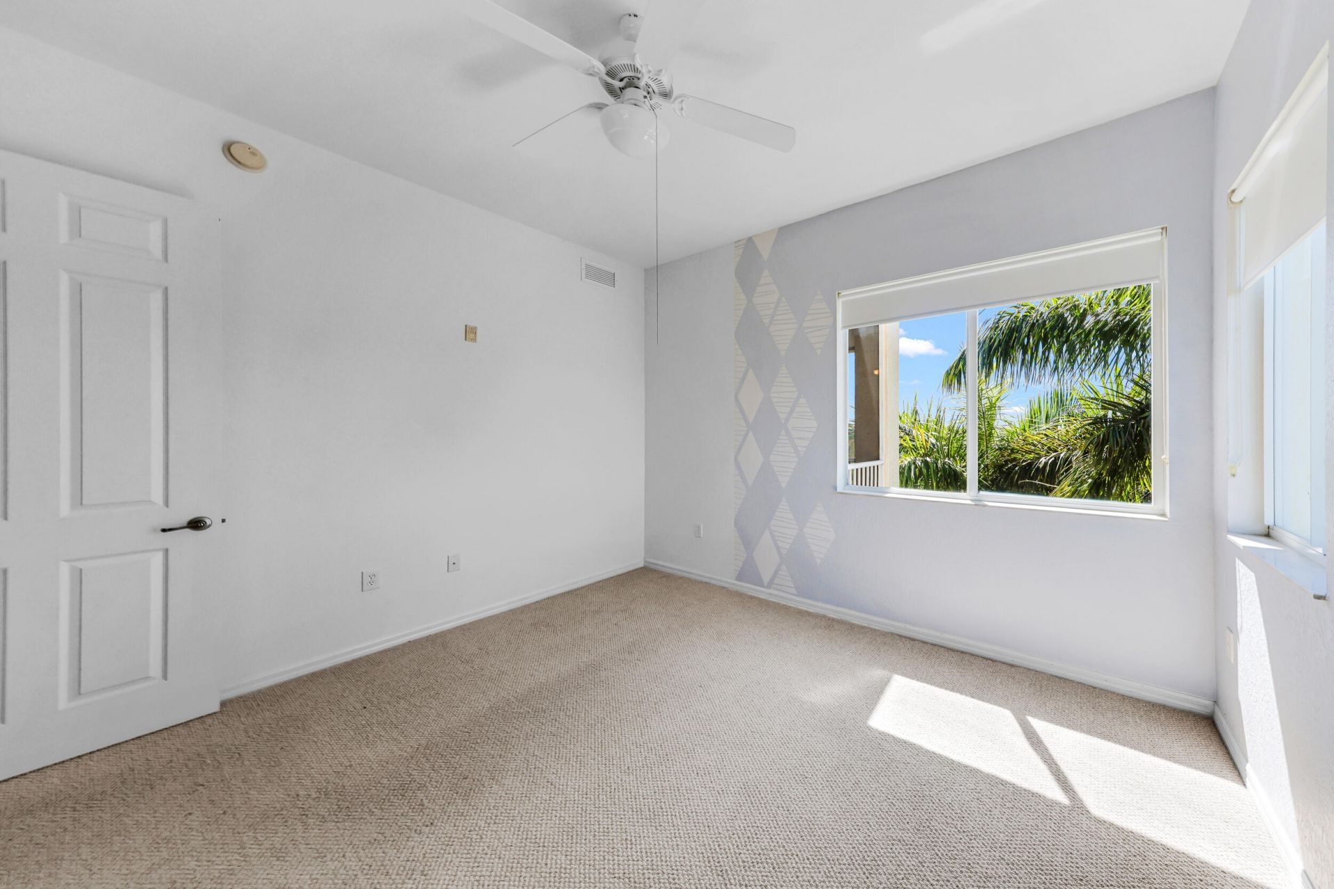 3600 Oaks Clubhouse Drive, Unit 501, Pompano Beach, FL 33069 Photo