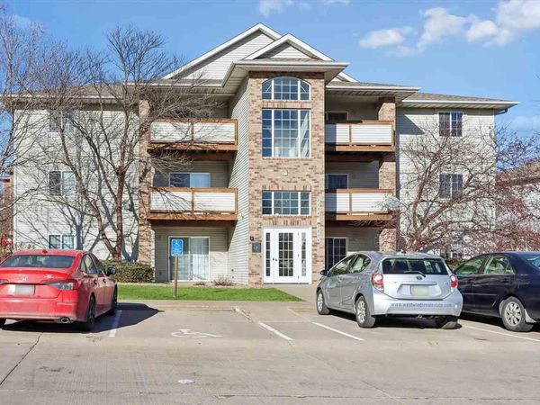 2534 Rushmore Drive, Iowa City, IA 52246