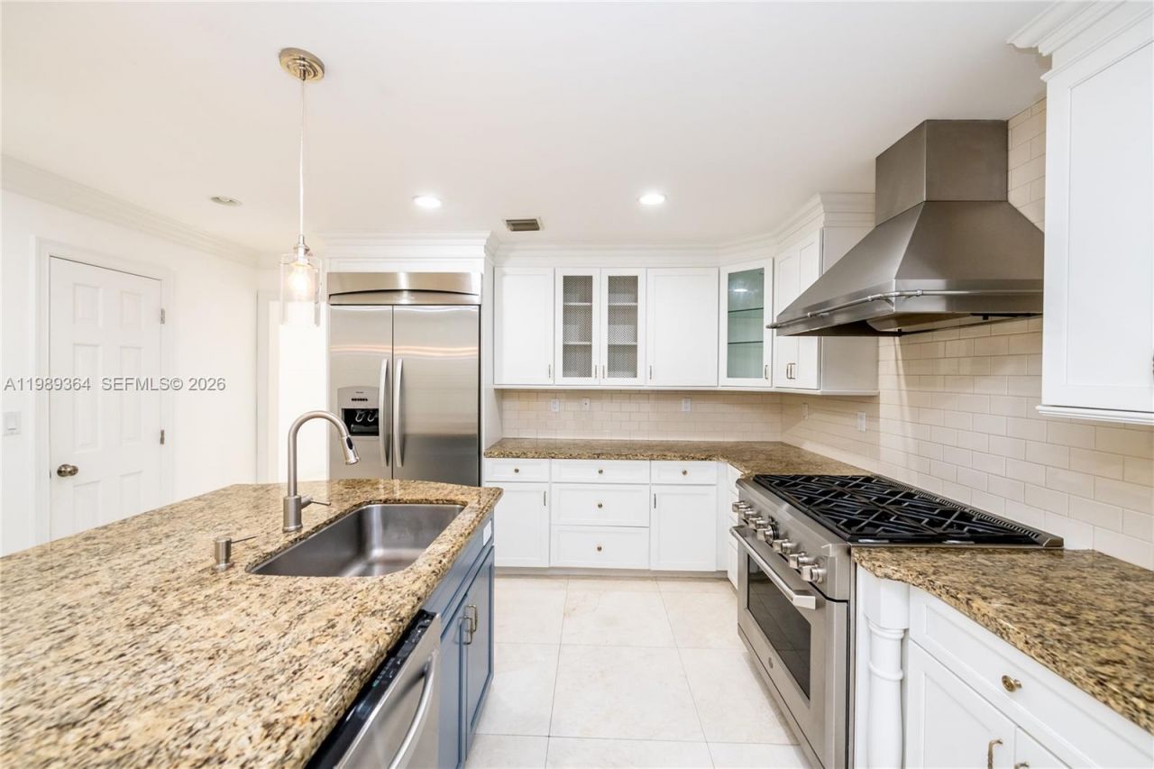 4160 Bay Point Rd , Miami, FL 33137 Photo