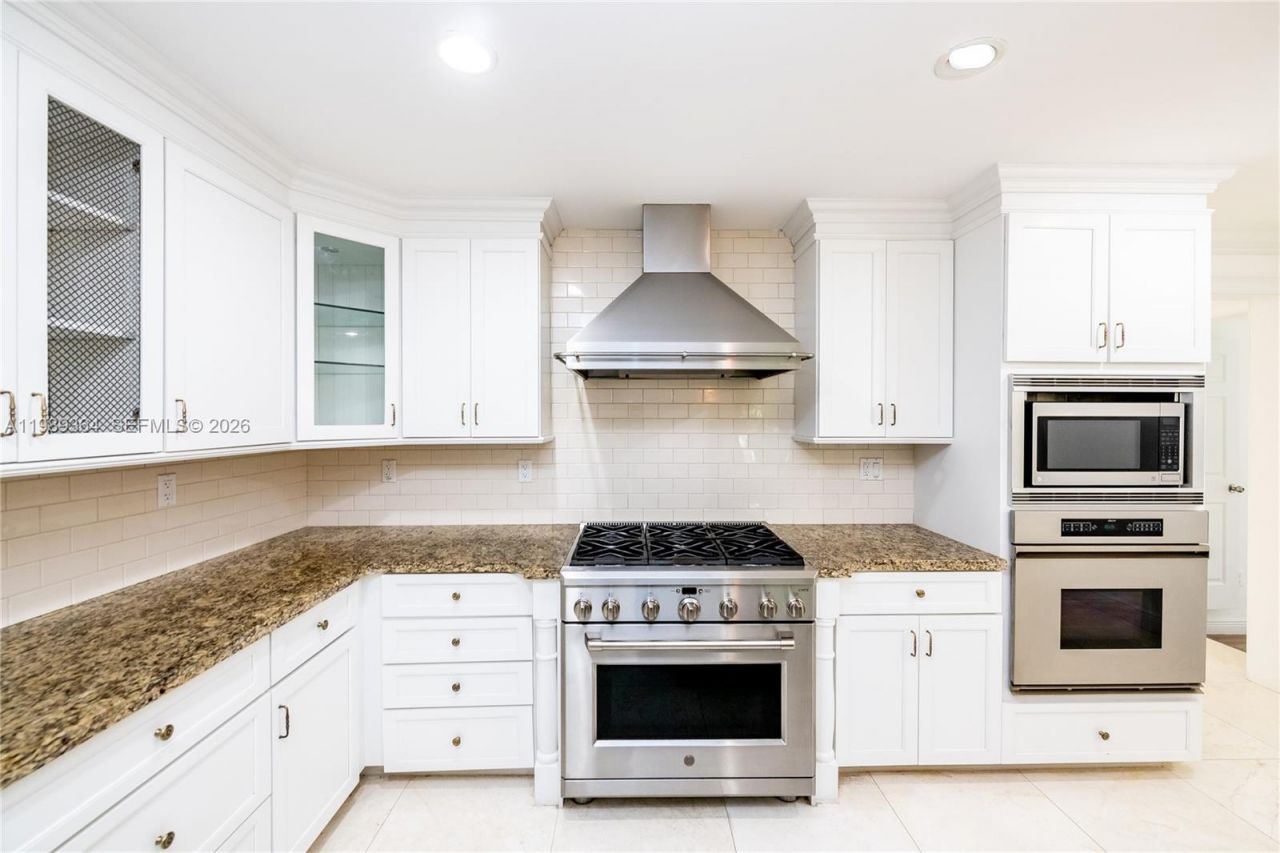 4160 Bay Point Rd , Miami, FL 33137 Photo