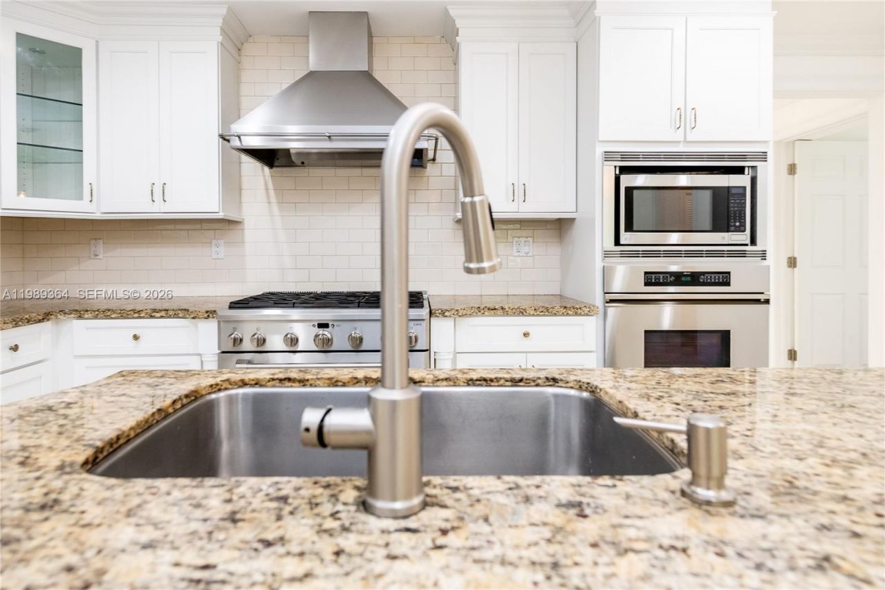 4160 Bay Point Rd , Miami, FL 33137 Photo