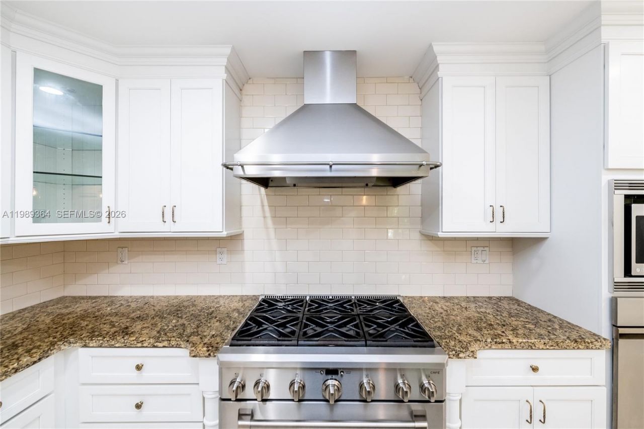 4160 Bay Point Rd , Miami, FL 33137 Photo