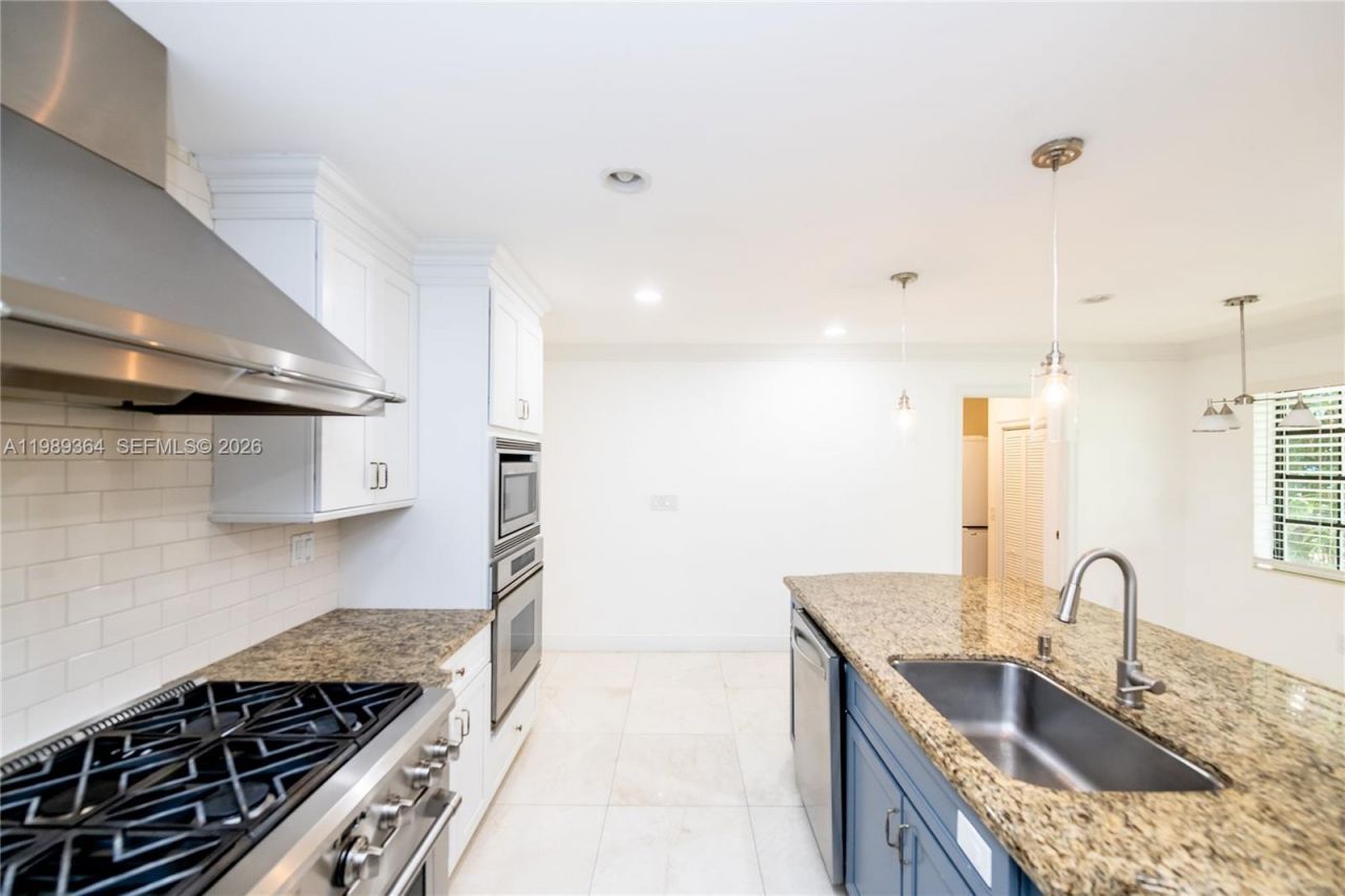 4160 Bay Point Rd , Miami, FL 33137 Photo