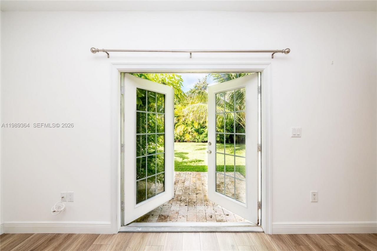 4160 Bay Point Rd , Miami, FL 33137 Photo