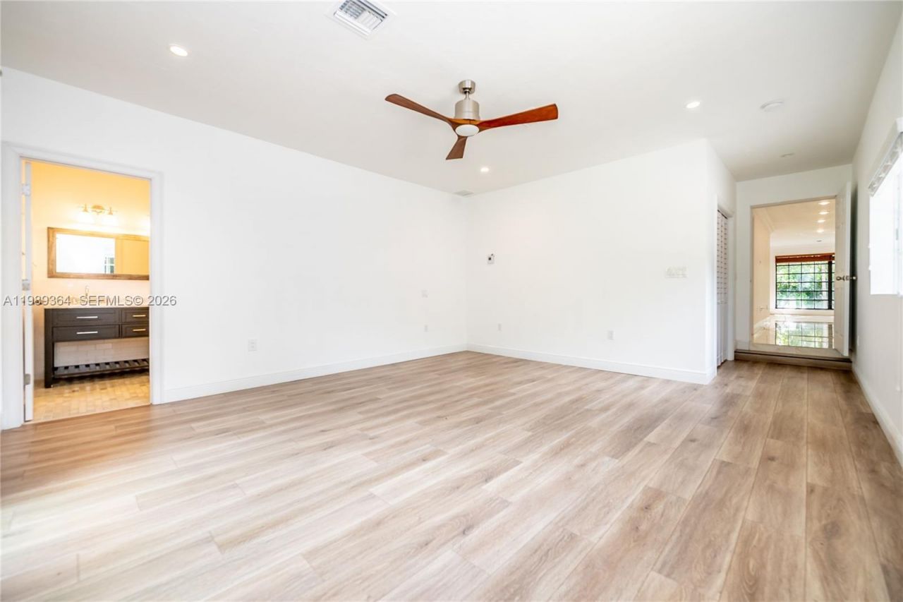 4160 Bay Point Rd , Miami, FL 33137 Photo